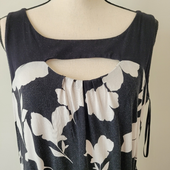 NY & CO. Sleeveless dress - Picture 2 of 3